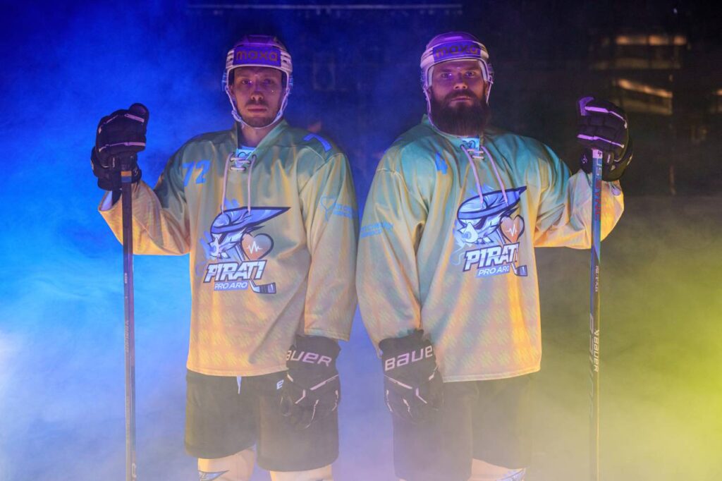 Odložte Ovladače, Hraje se o Víc! Piráti Chomutov Draží Dresy Pro Nemocnici – Podpořte Skutečný "PlayON"! - aro1