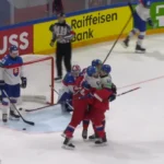 Česko porazilo Slovensko 3:2. Červenka rozhodl o postupu