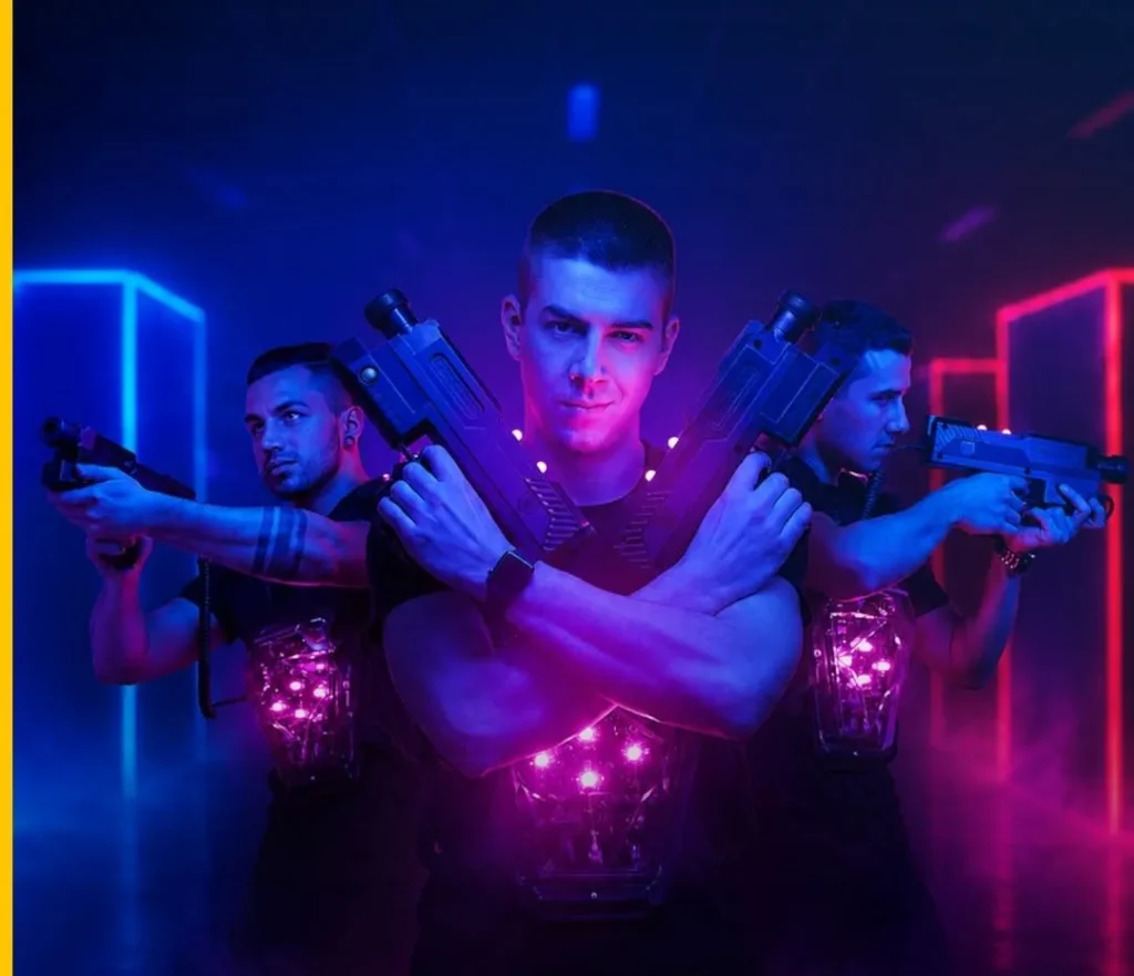Adrenalin, dunivé basy a sci-fi atmosféra! V Chomutově se brzy otevře nová high-tech laser aréna Eclypse 9 Na Chomutovsku vzniká Eclypse Laser Aréna Chomutov